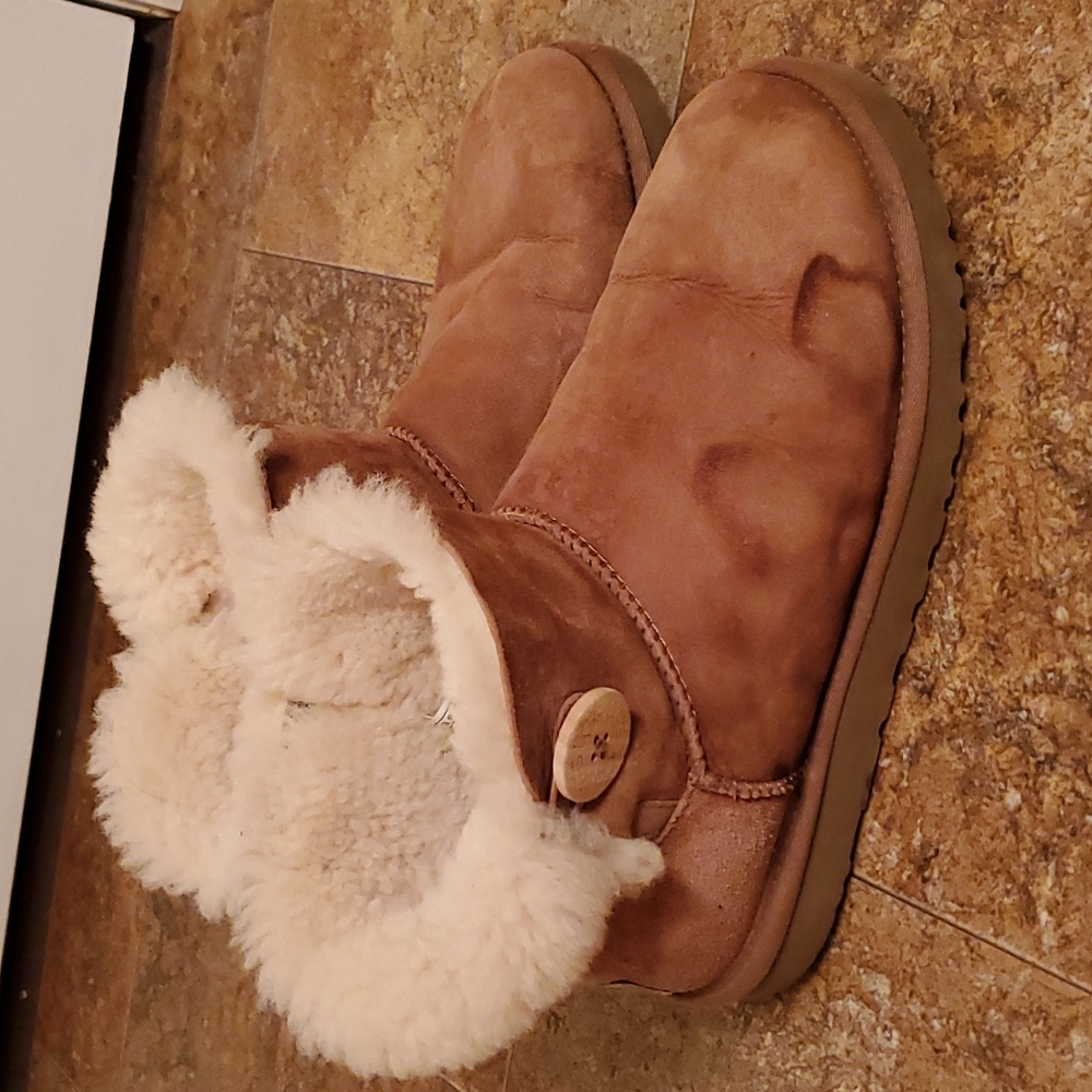 Ugg Mini Bailey Button II Boot
